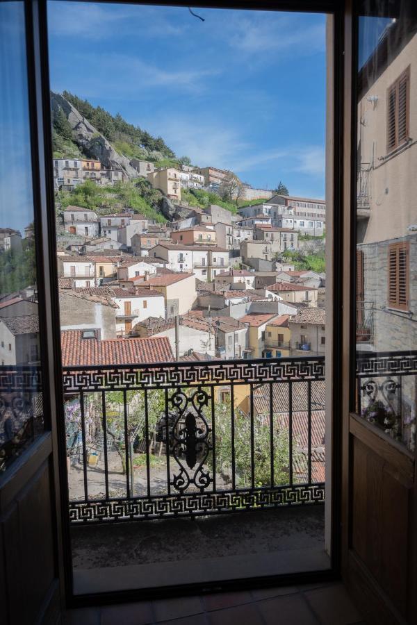 Ercole Bed & Breakfast Pietrapertosa Exterior photo